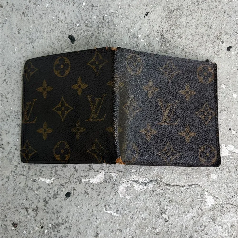 Vintage Louis Vuitton men’s monogram wallet